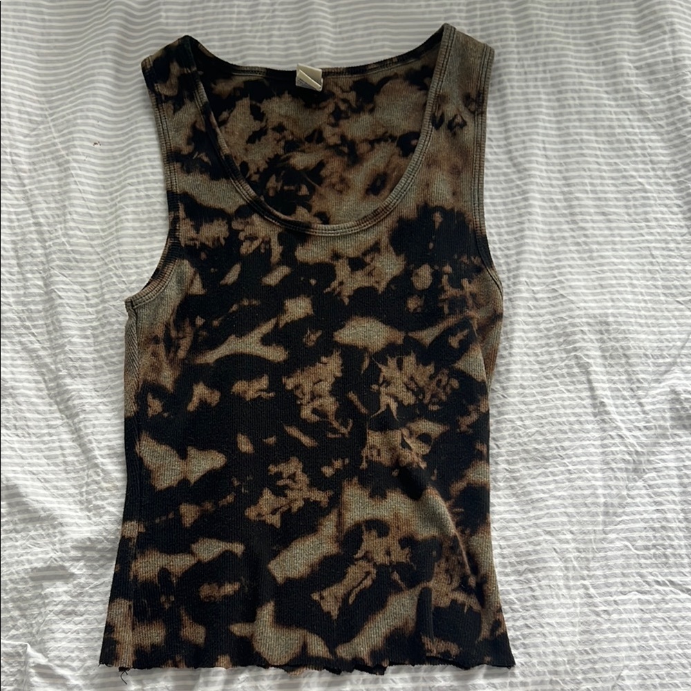 Fitted Blue and Tan Sleeveless Tank Top